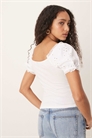 Топ в стиле «доярки» с рукавами-буфетками и кружевной отделкой артикул 140700934