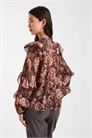 Блузка с оборками на рукавах артикул 151897127