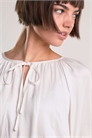 Блузка с оборками артикул 155286028