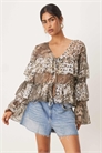 Шифоновая блузка в стиле бохо с оборками артикул 148296854
