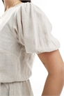 Топ с баской под цвет льна и рукавами-буфетками артикул 140594754