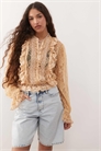 Блузка в традиционном стиле с кружевной отделкой и застежкой на пуговицы артикул 140310814