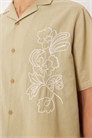 Рубашка свободного кроя из льна с аппликационной вышивкой артикул 152630205