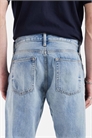 Джинсы с прямыми брючинами свободного кроя артикул 155313169