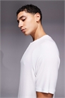 Футболка-хенли с рагланными рукавами и ультрамягкой модальной ребристой тканью, облегающего кроя, для отдыха артикул 152460824
