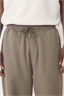 Свободные зауженные джоггеры из хлопка пике цвета хаки артикул 151963299