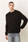 Трикотажная футболка с длинным рукавом и воротником-хенли артикул 152596238