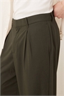 Брюки с широкими штанинами и глубокой складкой артикул 147470001