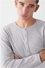 Футболка с длинным рукавом и ребристым воротником-хенли, приталенный крой артикул 150664860