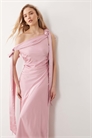 Атласное макси-платье с открытыми плечами для подружек невесты артикул 154078330