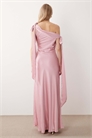 Атласное макси-платье с открытыми плечами для подружек невесты артикул 154078330