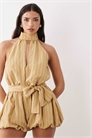 Комбинезон с завязками на шее и шортами-блумерами артикул 154640180