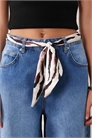 Джинсы с широкими брючинами и поясом-шарфом в зебру артикул 153922198