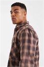 Рубашка с карманом в коричневую клетку артикул 152190200