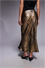 Юбка средней длины из металлизированной ткани с сатиновым блеском артикул 152230058