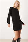 Мини-платье-свитер с широким горлом артикул 143696549