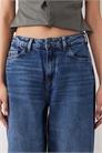Джинсы со средней посадкой и широкими брючинами артикул 153115947