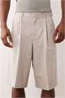 Стильные бермуды из плотного льна свободного кроя артикул 152942111