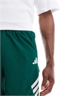 Шорты adidas Training Essentials с тремя полосками для занятий в тренажерном зале артикул 139924496
