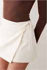 Юбка-шорты с запахом спереди, скроенная по фигуре артикул 155761878