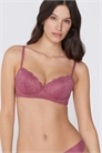 Бюстгальтер-балконет с веническим кружевом и легкой подкладкой артикул 156299007