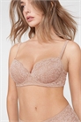 Бюстгальтер-балконет с веническим кружевом и легкой подкладкой артикул 156298957