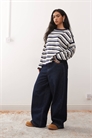 Свитер с полосками и круглым вырезом артикул 153791917