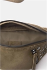 Поясная сумка с заклепками артикул 156354507