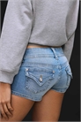 Джинсовые мини-шорты артикул 156342868