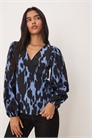 Блузка с запахом и абстрактным принтом артикул 143724747