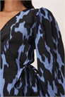 Блузка с запахом и абстрактным принтом артикул 143724747