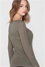 Легкий топ с лодочным вырезом артикул 156299131
