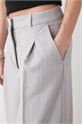 Брюки с высокой талией и широкими брючинами, с складкой спереди артикул 155469569