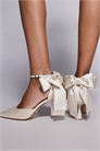 Туфли на каблуке с закрытым носком и бантиком Fiorela артикул 149514419