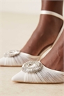 Свадебные туфли Zoha с украшениями на низком каблуке артикул 149858073