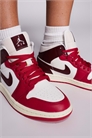 Кроссовки Nike Air Jordan 1 Mid артикул 147135716