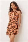 Мини-платье с цветочным принтом и завязками на шее от Veslina артикул 148028298