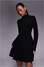 Эксклюзивное трикотажное мини-платье-скатер с высоким воротником артикул 149788998