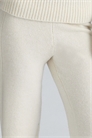 Брюки из мериносовой шерсти цвета слоновой кости с ребристой вязкой от Lara артикул 155231225