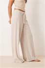 Брюки из сверхмягкого джерси с широкими брючинами и кулиской на талии артикул 148034374
