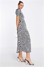 Макси-платье с буфетными рукавами и зебра-принтом артикул 122443496