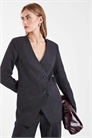Блейзер с асимметричными деталями, скроенный по фигуре co-ord артикул 150263449