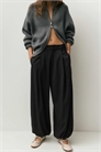 Брюки-балоны с вытачками артикул 155647815