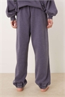Удобные джоггеры с широкими брючинами и свободным кроем артикул 154119195
