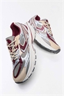 Многокомпонентные кроссовки артикул 155842199