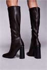 Сапоги до колен на широком каблуке артикул 148780779