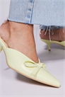 Туфли-муле от Lionheart на низком каблуке с заостренным носком и бантиком артикул 139101797
