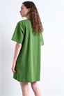 Платье-футболка премиум-класса свободного кроя с короткими рукавами артикул 141103492