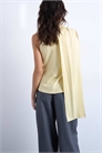 Топ из атласа с акцентом в виде шарфа артикул 149628252