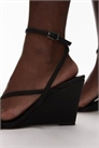Босоножки на танкетке с ремешками от Frankie артикул 141616080
